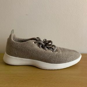 Allbirds women’s size 7 gray tan color like new
